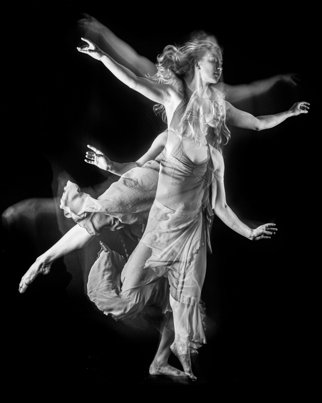 BALLET DANCER 222 https://hampsteadphotosoc.org.uk/wp-content/uploads/2023/06/hps-black-600-400.jpg